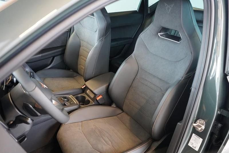 Neu Cupra Ateca 190 PS (139 kW) 2026 Dunkelgrün metallic SUV