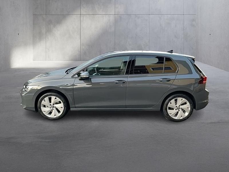 Neu VW Golf VIII 115 PS (84 kW) 2026 Mittelgrau  metallic