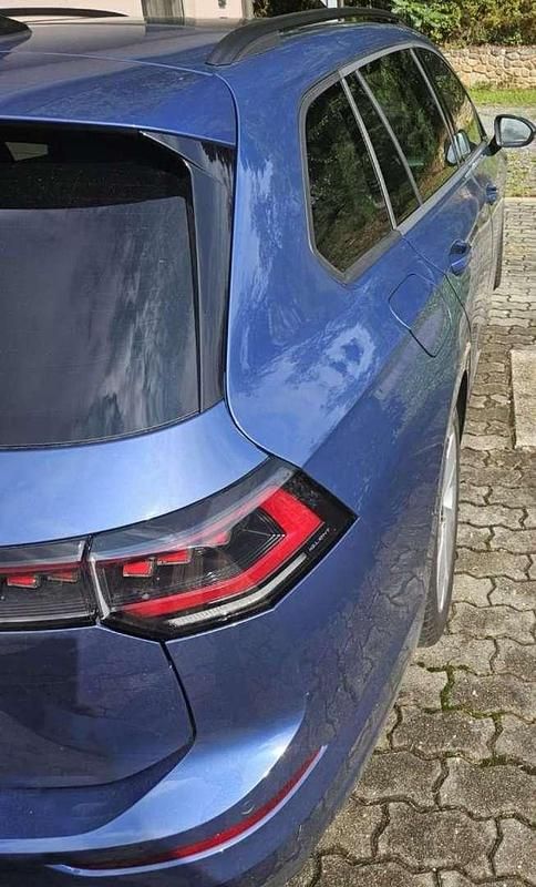 Gebraucht VW Golf VIII Business 150 PS (110 kW) 2024 Blau Kombi