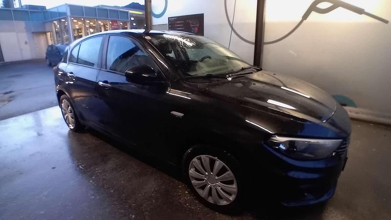 Gebraucht Fiat Tipo 95 PS (69 kW) 2020 Schwarz Kleinwagen