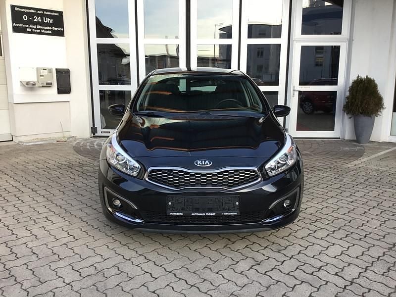 Gebraucht Kia Ceed Silver 99 PS (72 kW) 2017 Kleinwagen