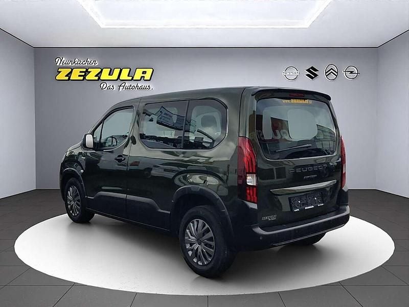 Gebraucht Peugeot Rifter Allure 102 PS (75 kW) 2025 Grün Van / Kleinbus