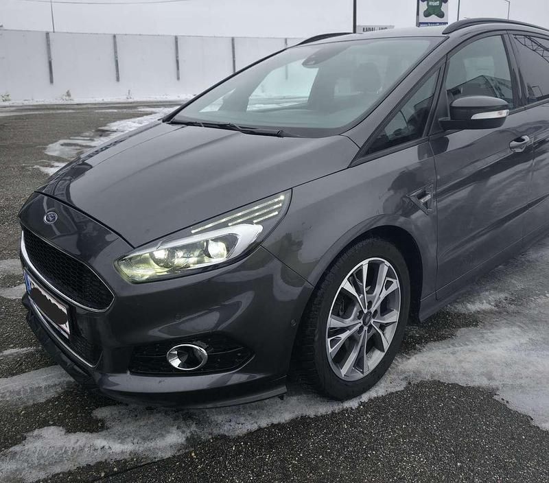 Gebraucht Ford S-MAX ST-Line 190 PS (139 kW) 2018 Grau Van / Kleinbus