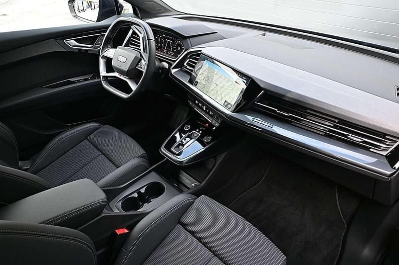 Gebraucht Audi Q4 e-tron S-Line 219 kW (299 PS) 2023 Blau SUV