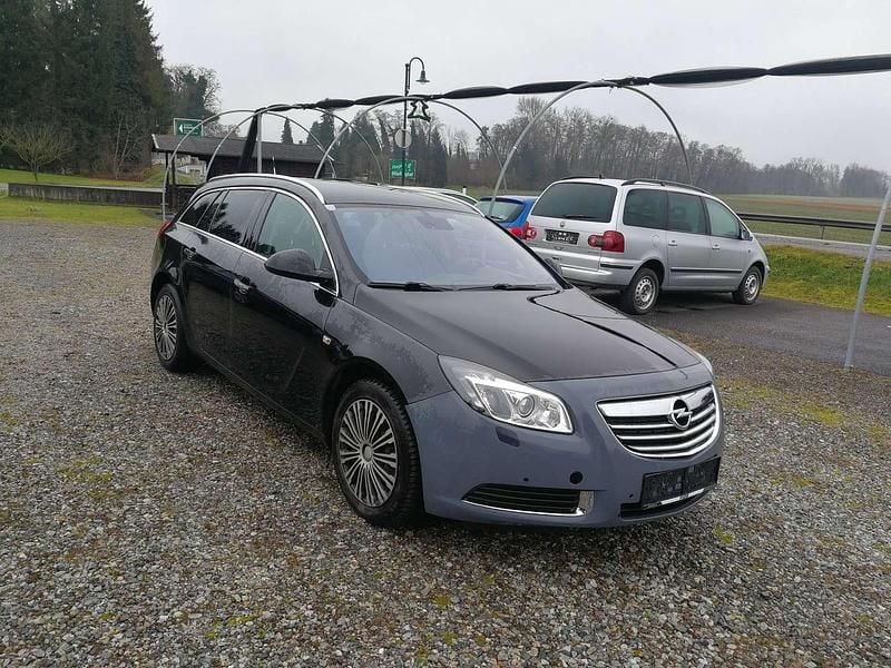 Gebraucht Opel Insignia Edition 160 PS (117 kW) 2009 Schwarz Kombi