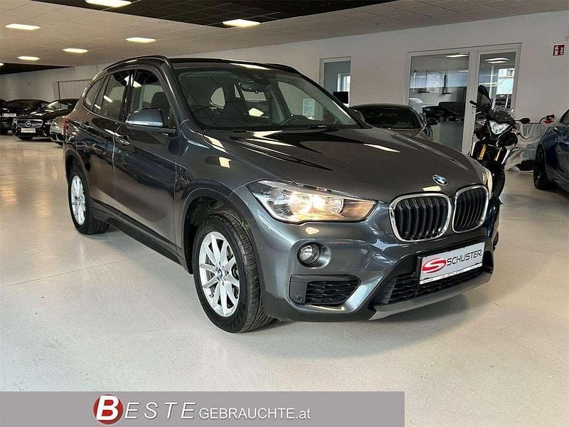 Grau Gebraucht 2019 BMW X1 Advantage SUV | € 17.970 (Fairer Preis) - Bild 1/4