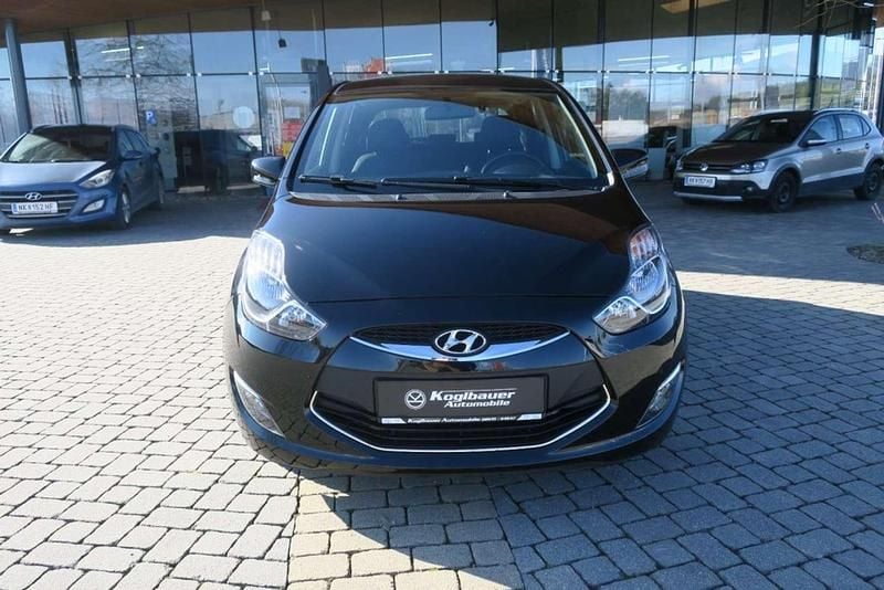 Gebraucht Hyundai ix20 90 PS (66 kW) 2013 Schwarz Kleinwagen