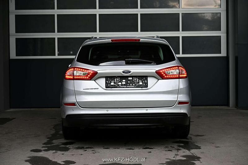 Gebraucht Ford Mondeo Trend 150 PS (110 kW) 2016 Silber Kombi