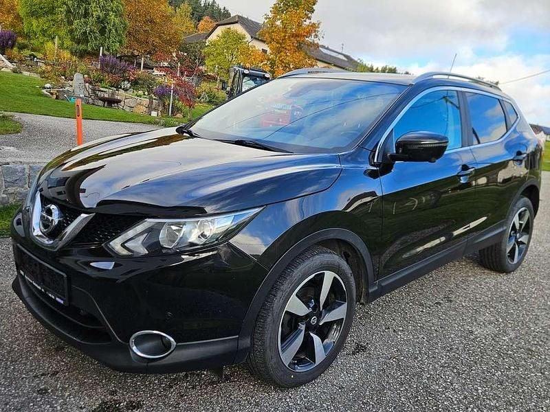 Schwarz Gebraucht 2015 Nissan Qashqai 360º SUV | € 11.800 (Guter Preis) - Bild 1/4