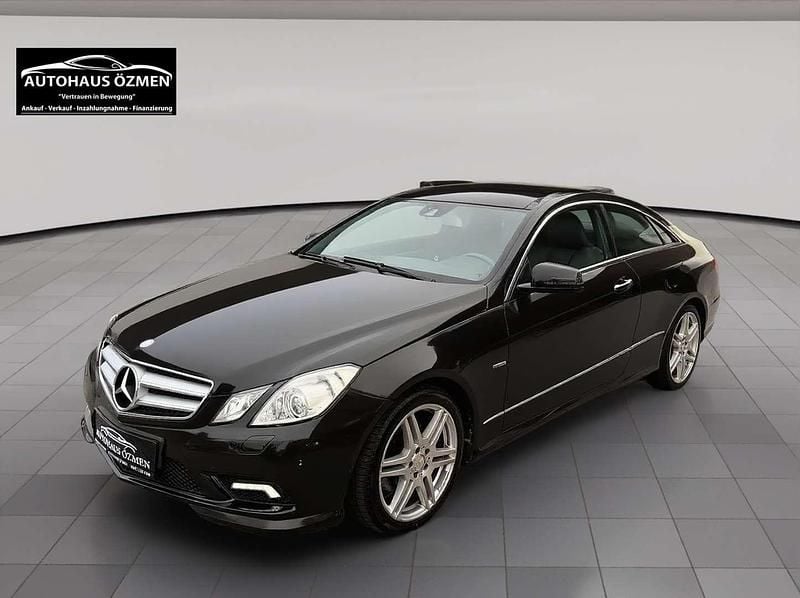 Schwarz Gebraucht 2012 Mercedes E350 Avantgarde Coupé | € 13.900 (Superpreis) - Bild 1/4