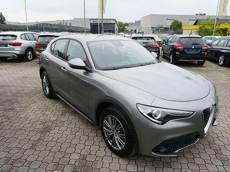 Gebraucht Alfa Romeo Stelvio 160 PS (117 kW) 2019 Grau SUV