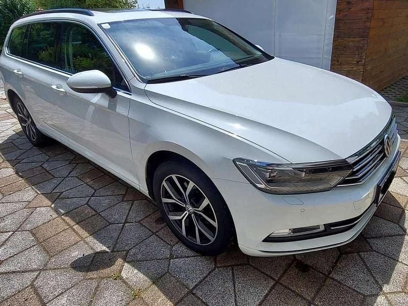 Gebraucht VW Passat Comfortline 120 PS (88 kW) 2018 Weiß Kombi