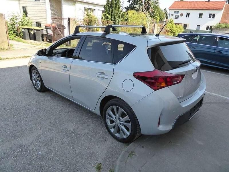 Gebraucht Toyota Auris Hybrid Lounge 99 PS (72 kW) 2014 Silber Limousine