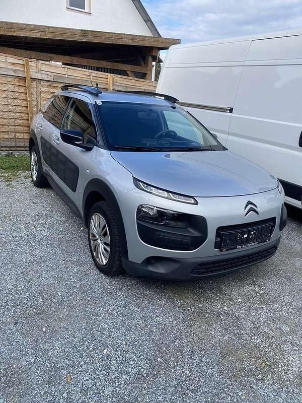 Grau Gebraucht 2017 Citroën C4 Feel Limousine | € 7.950 (Superpreis) - Bild 1/4