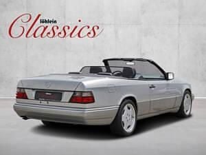 Gebraucht Mercedes E220 150 PS (110 kW) 1996 Silber Cabrio