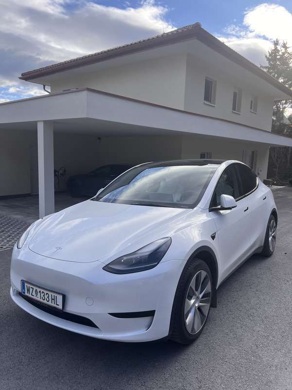 Gebraucht 2023 Tesla Model Y Standard Range SUV | € 30.500 (Fairer Preis) - Bild 1/4