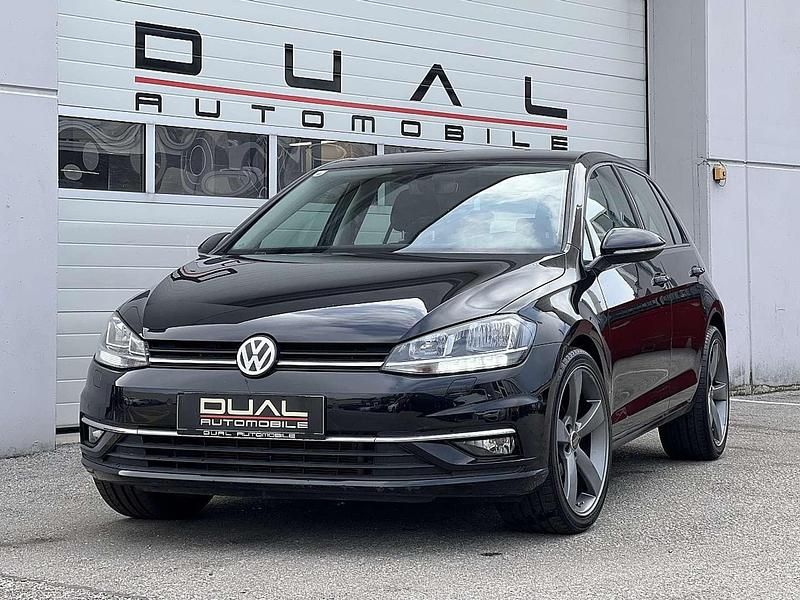 Schwarz Gebraucht 2019 VW Golf VII R Limousine | € 12.490 (Guter Preis) - Bild 1/4