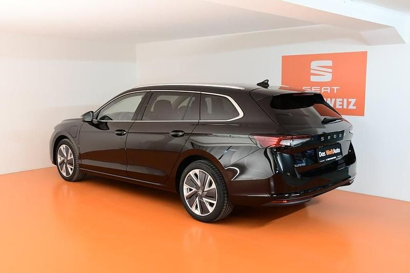 Gebraucht Skoda Superb Selection 204 PS (150 kW) 2025 Schwarz  metallic Kombi
