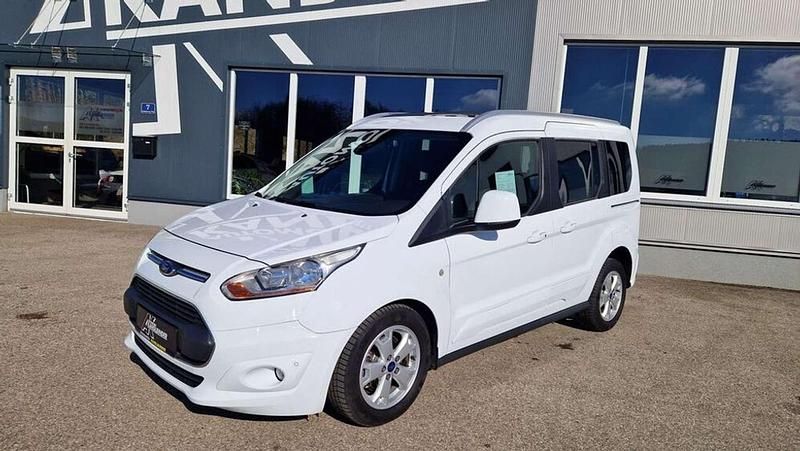 Gebraucht Ford Tourneo Titanium 101 PS (74 kW) 2015 Weiß Kombi