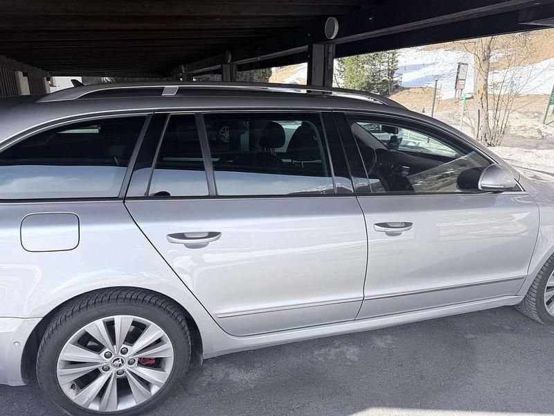 Gebraucht Skoda Superb Ambition 170 PS (125 kW) 2014 Grau Kombi