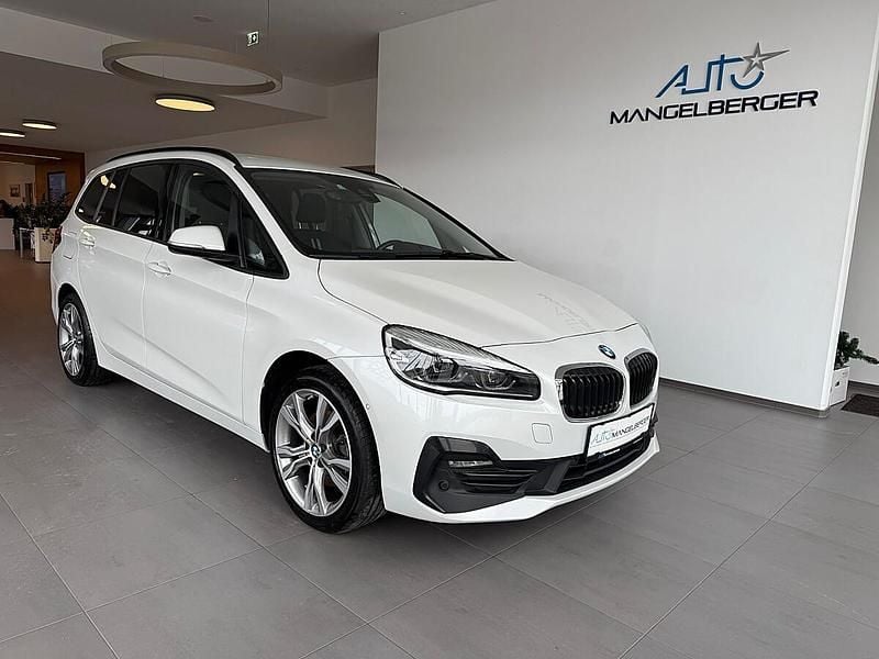Gebraucht BMW 218 Gran Tourer Sport Line 140 PS (102 kW) 2019 Mineralweiss metallic Van / Kleinbus