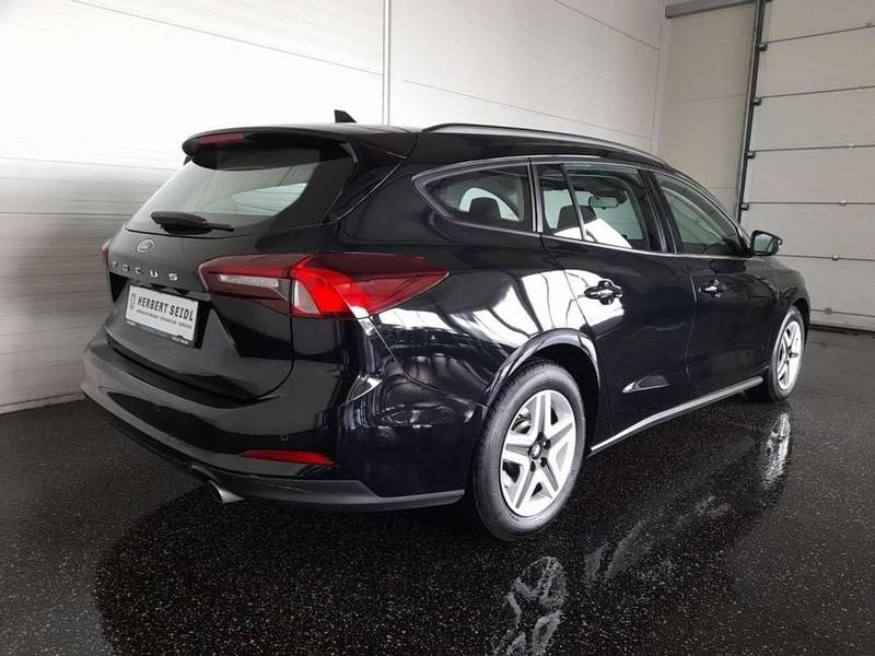 Gebraucht Ford Focus Cool & Connect 120 PS (88 kW) 2022 Schwarz Kombi