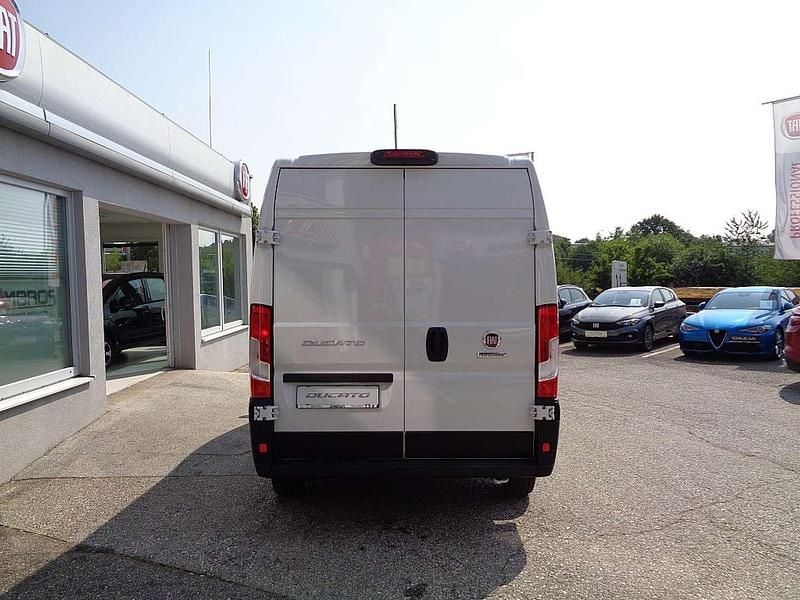 Gebraucht Fiat Ducato 140 PS (102 kW) 2023 Weiß Van
