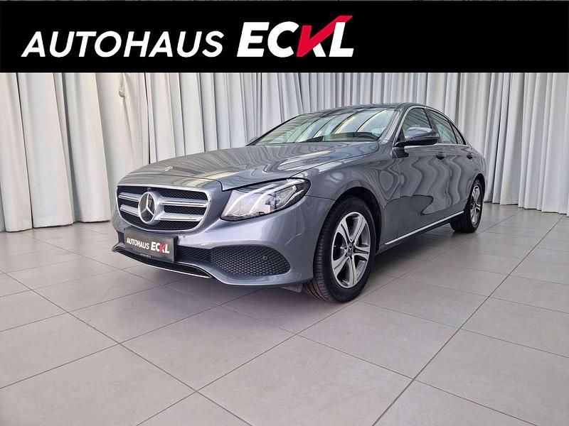 Grau Gebraucht 2018 Mercedes E200 Limousine | € 34.990 (Fairer Preis) - Bild 1/4