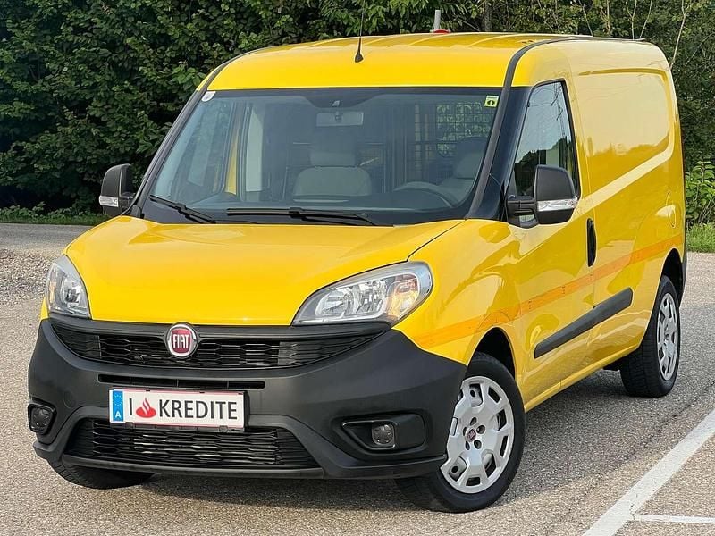 Gebraucht Fiat Doblò Basis 95 PS (69 kW) 2017 Gelb Van / Kleinbus