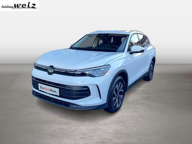 Weiss normal Neu 2025 VW Tiguan SUV | € 41.600 (Superpreis) - Bild 1/4