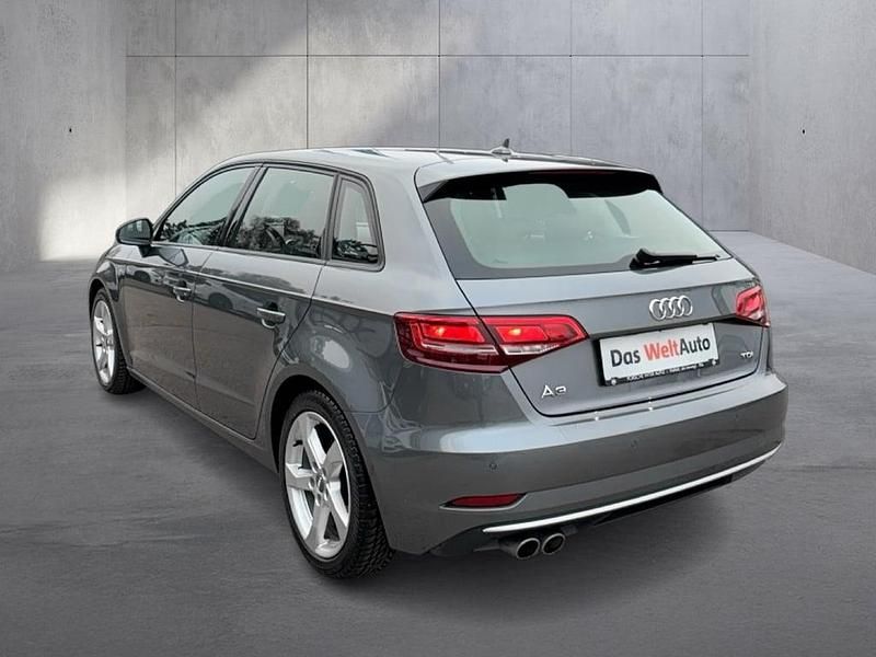 Gebraucht Audi A3 Sport 150 PS (110 kW) 2018 Grau Limousine