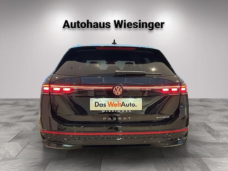 Neu VW Passat Sport 204 PS (150 kW) 2026 Schwarz  metallic Kombi