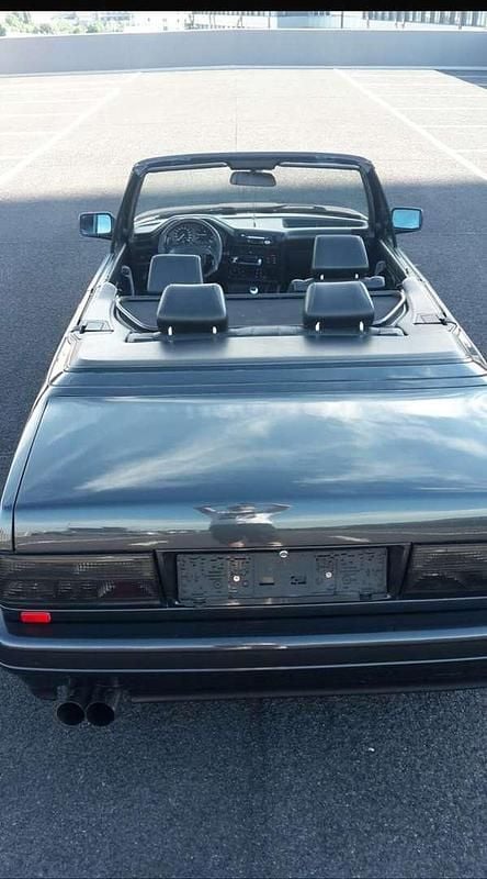 Gebraucht BMW 318 Cabriolet 113 PS (83 kW) 1991 Schwarz Cabrio