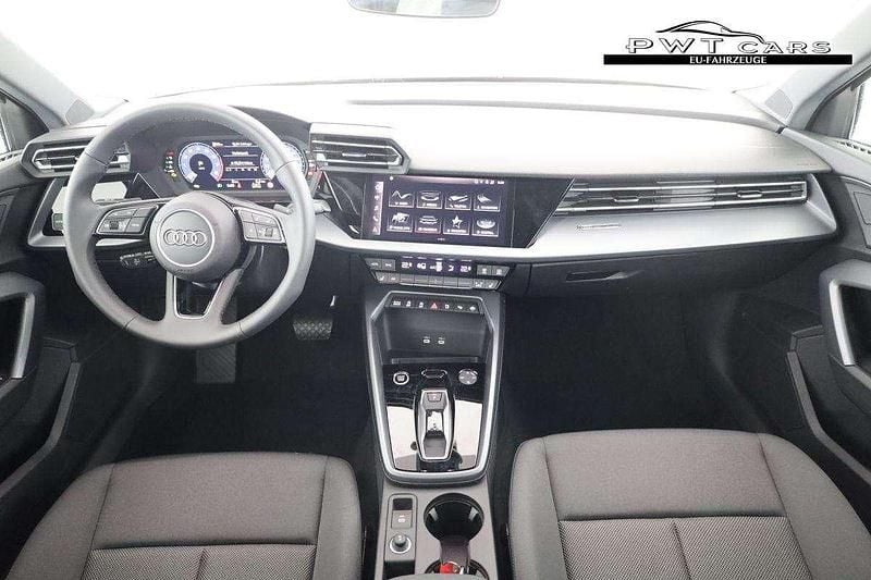 Neu Audi A3 Ambiente 150 PS (110 kW) 2025 Schwarz Limousine