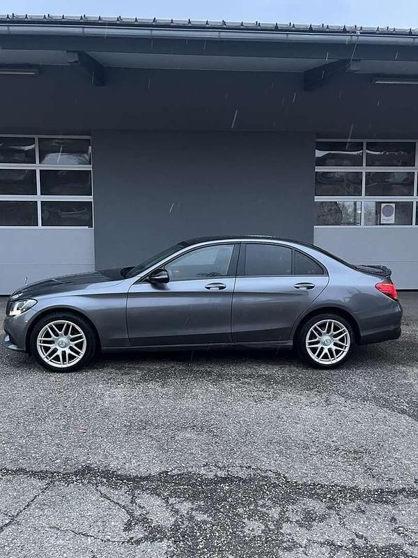 Gebraucht Mercedes C200 AMG line 136 PS (100 kW) 2017 Limousine