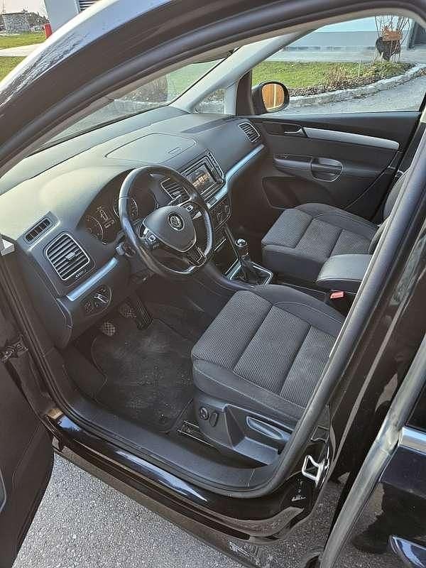 Gebraucht VW Sharan Comfortline 150 PS (110 kW) 2017 Schwarz Van / Kleinbus