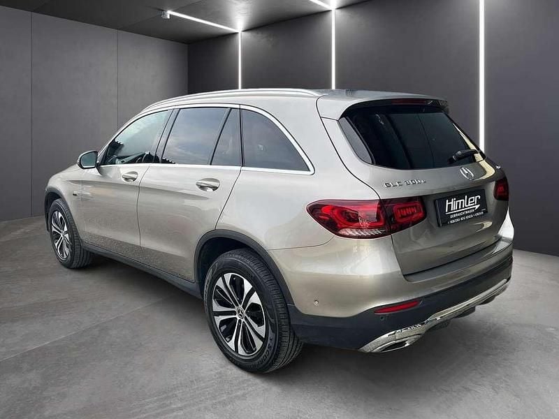 Gebraucht Mercedes GLC300e 211 PS (155 kW) 2020 Silber SUV