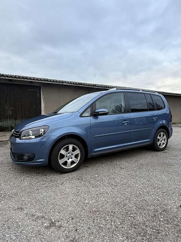 Gebraucht VW Touran Comfortline 105 PS (77 kW) 2013 Blau Van / Kleinbus