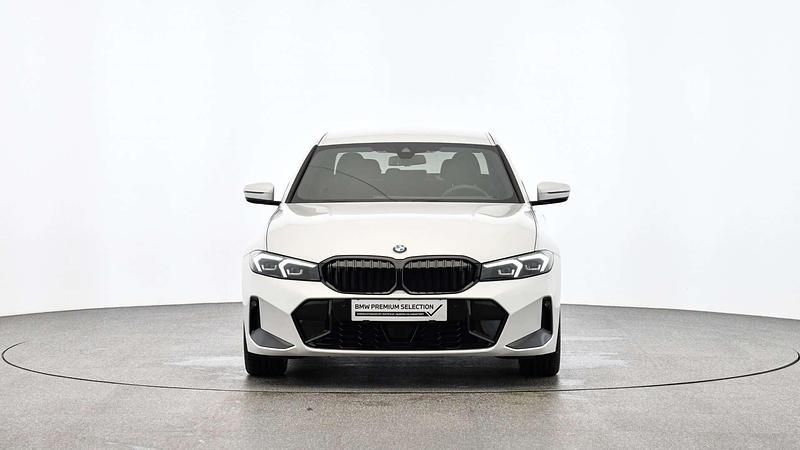 Gebraucht BMW 320 Shadowline 190 PS (139 kW) 2024 Weiß Limousine