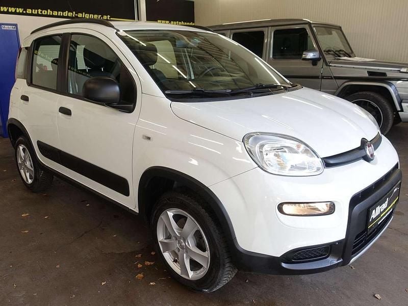 Gebraucht Fiat Panda 4x4 Wild 84 PS (61 kW) 2019 Weiß Kleinwagen