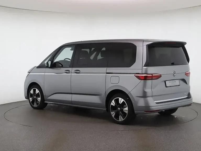Gebraucht VW Multivan Style 177 PS (130 kW) 2025 Silber  metallic Van