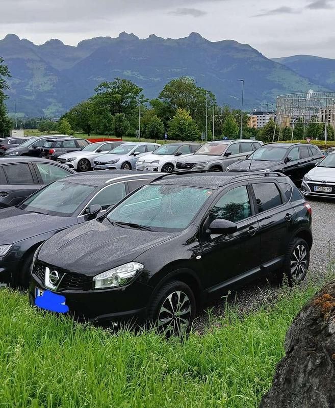 Gebraucht Nissan Qashqai I-Way 131 PS (96 kW) 2013 Schwarz SUV