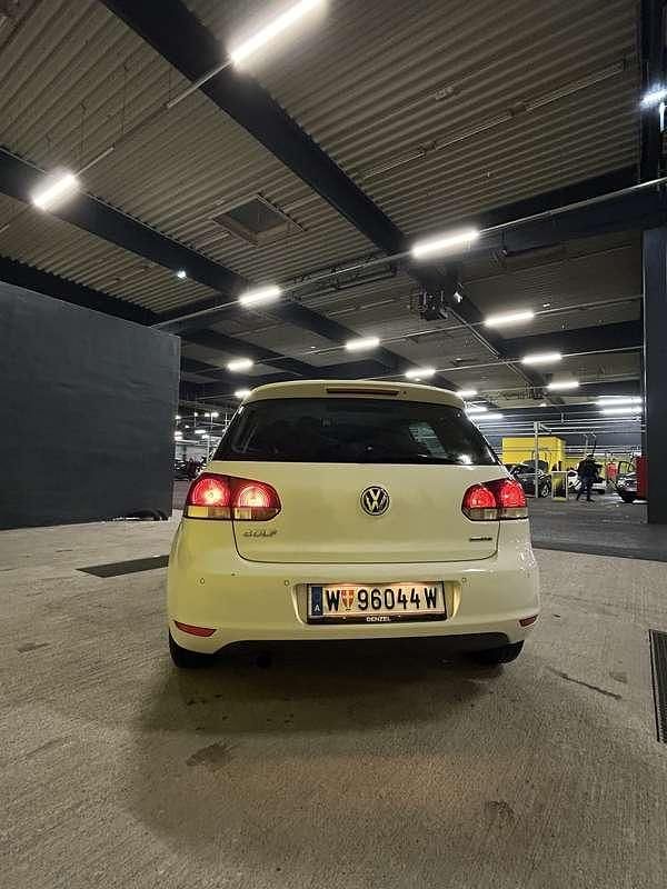 Gebraucht VW Golf VII 105 PS (77 kW) 2012 Limousine