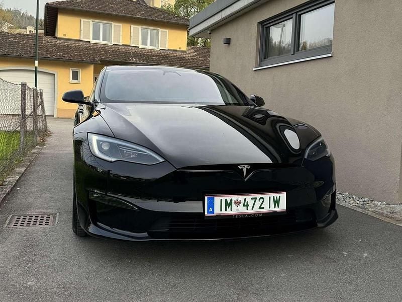 Schwarz Gebraucht 2023 Tesla Model S Kleinwagen | € 60.000 - Bild 1/4