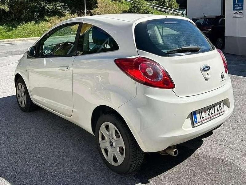 Gebraucht Ford Ka Trend 69 PS (50 kW) 2016 Weiß Kleinwagen
