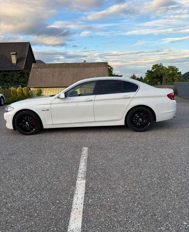 Gebraucht BMW 520 184 PS (135 kW) 2013 Limousine
