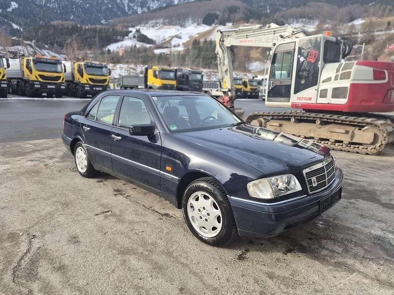 Gebraucht Mercedes C180 Elegance 121 PS (88 kW) 1995 Blau Limousine