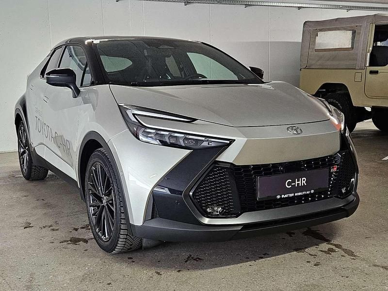 Silber Gebraucht 2024 Toyota C-HR Sport SUV | € 43.300 - Bild 1/4