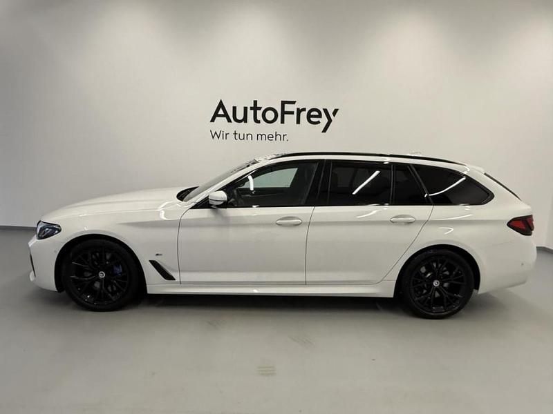 Gebraucht BMW 540 Shadowline 340 PS (250 kW) 2022 Weiß Kombi