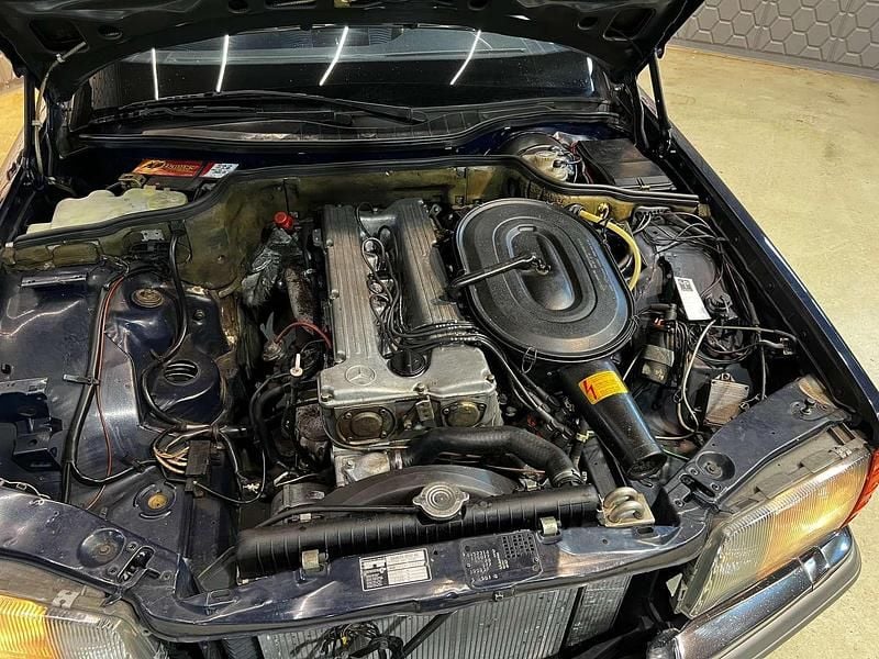 Gebraucht Mercedes S280 SE 185 PS (136 kW) 1984 Blau Limousine